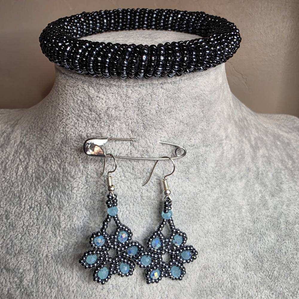 Iridescent  Black and Blue Glass Sead Bead Bangle Bracelet and Flower Earrings